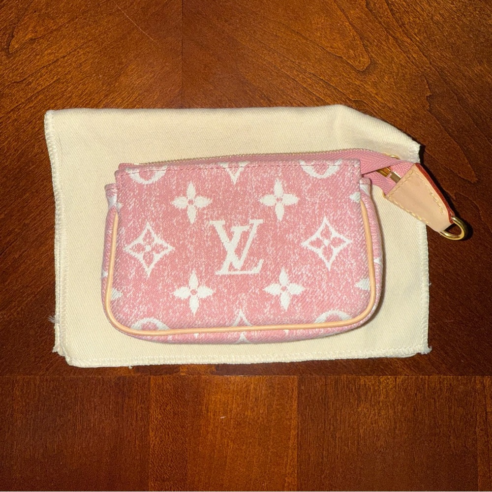 Louis Vuitton Pink Women's Bag
